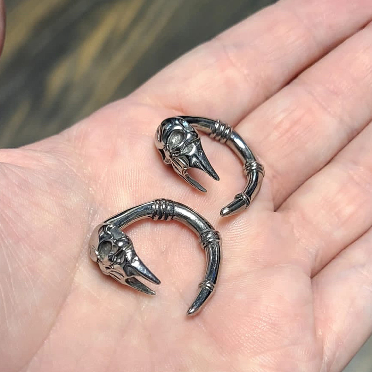 Surgical Steel Skull Hanging Ear Plug Expander Taper 8 Gauge - Pair