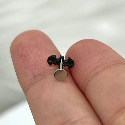 Surgical Steel Flat Back Labret Stud 16G 6mm with DC Comics Batman - photo 4