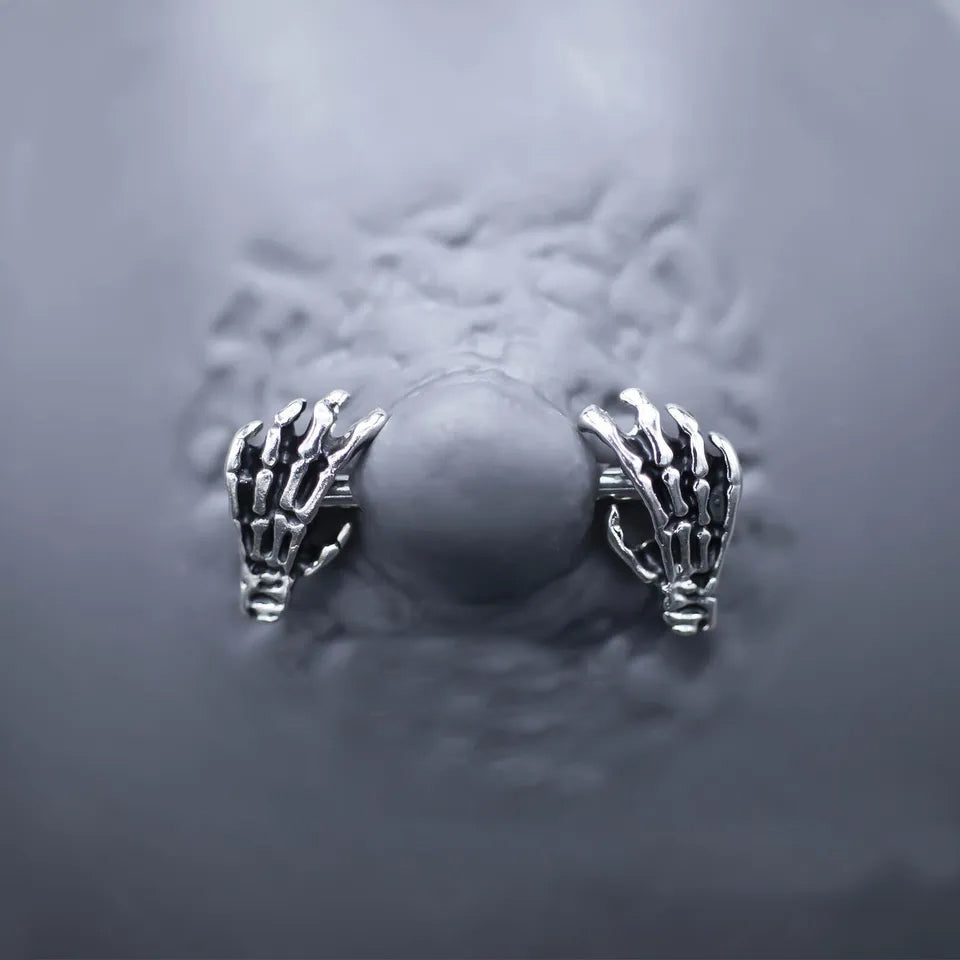 Surgical Steel Straight Barbell Nipple Ring 14 Gauge Skull Hand - Pair - Kruelty - Photo 2