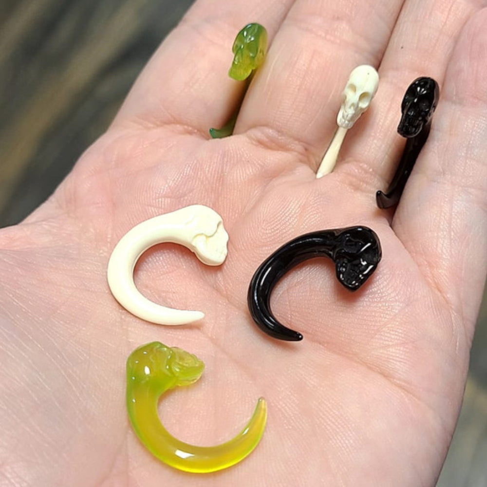 Acrylic Curved Ear Tapers 6G with Skull Head - 3 Colors - Pair - photo 2