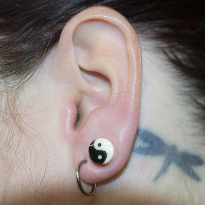 White Bone Ear Plugs with Yin Yang Symbol - Pair - photo 3