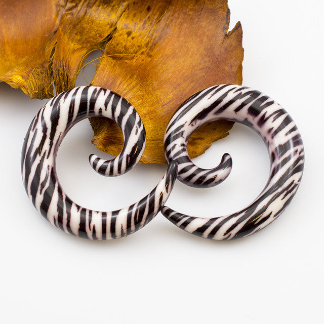 Acrylic 6, 0 & 00 Gauge Zebra Spiral Tapers - Pair - photo 3
